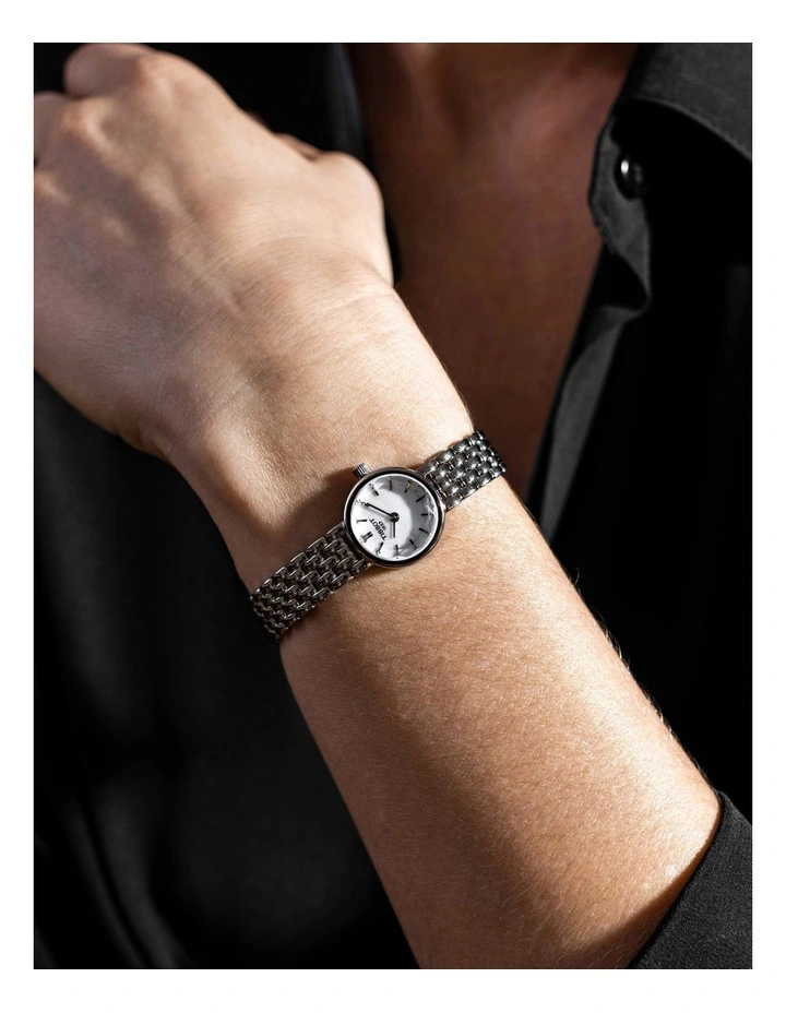 Lovely Round Watch in Silver