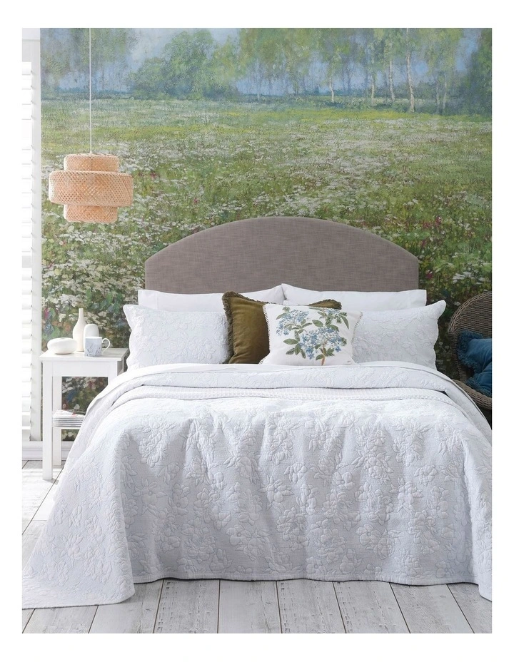 Nalini Bed Cover Set in White