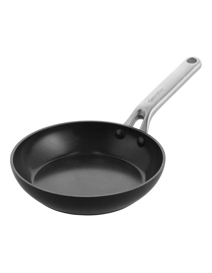 Omega Frypan 20cm in Black