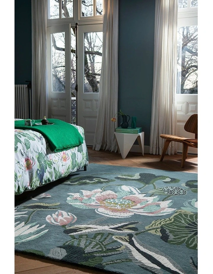 Waterlily Rug 038608 in Midnight Pond