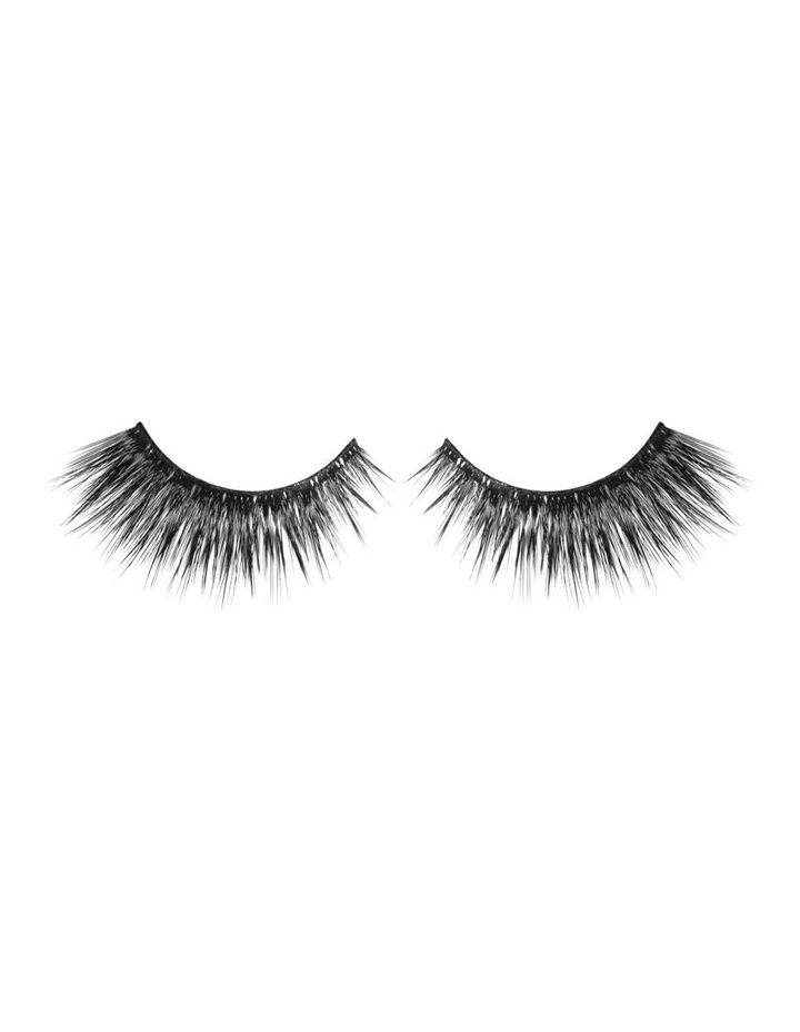 Look Real Faux Dramatic Lashes