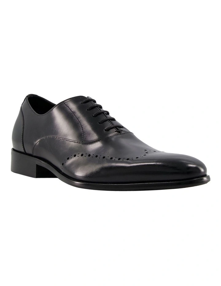 Syconn Shoes in Black