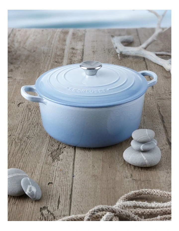 Signature Cast Iron Round Casserole 24cm in Blue