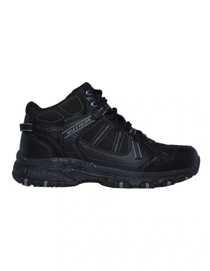 Hillcrest Cross Shift Shoes in Black