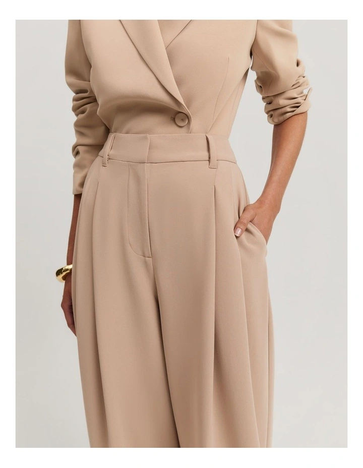 Soft Pleat Pant in Nougat