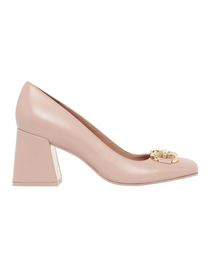 Caven Pump in Natural