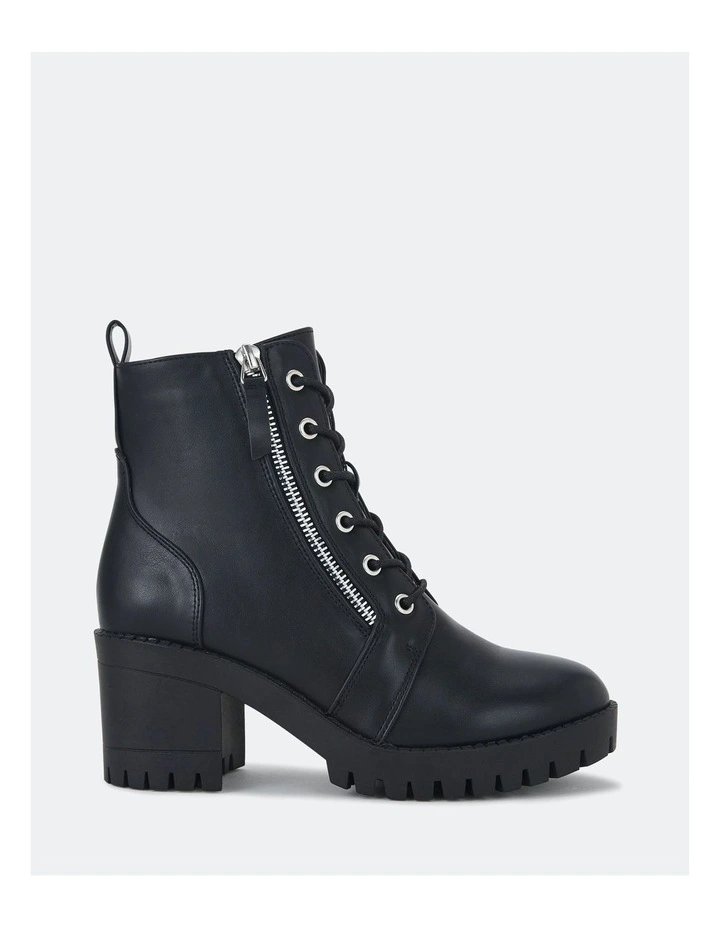 Dariel Boots in Black