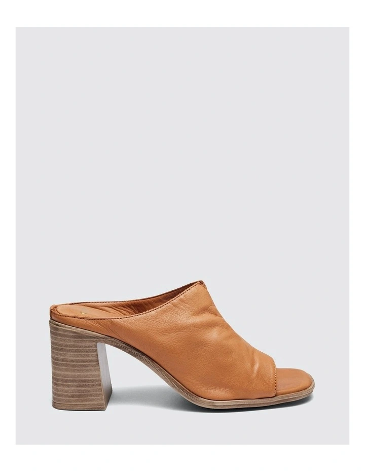 Vivien Heels in Tan