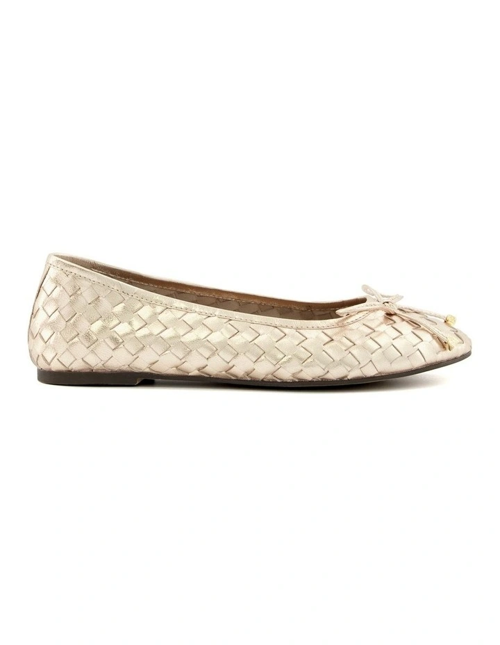 Hartlyns Ballet Flat in Gold