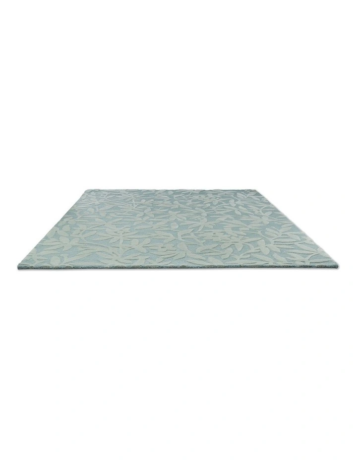 Cleavers Duck Egg Round Rug in Green