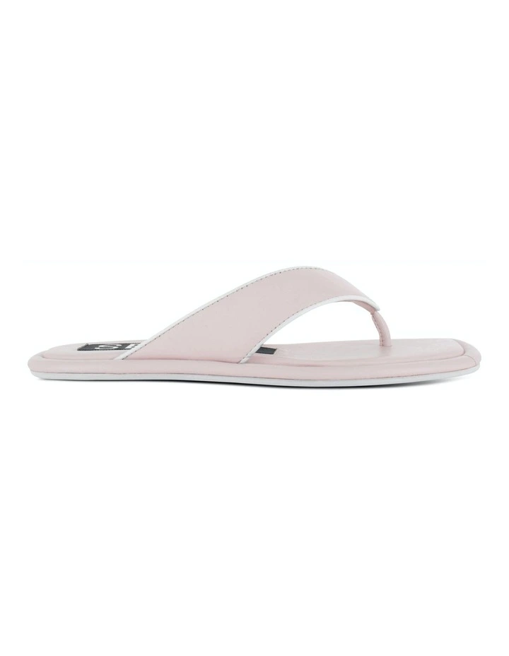 Issac Flat Sandals in Pink