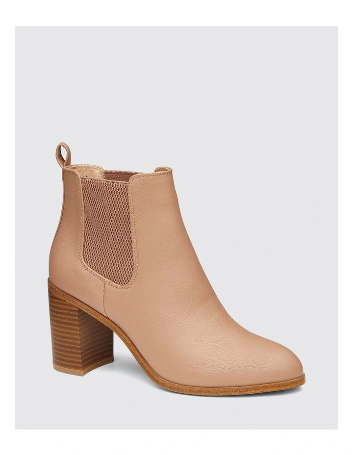 Kristeenie Boots in Nude