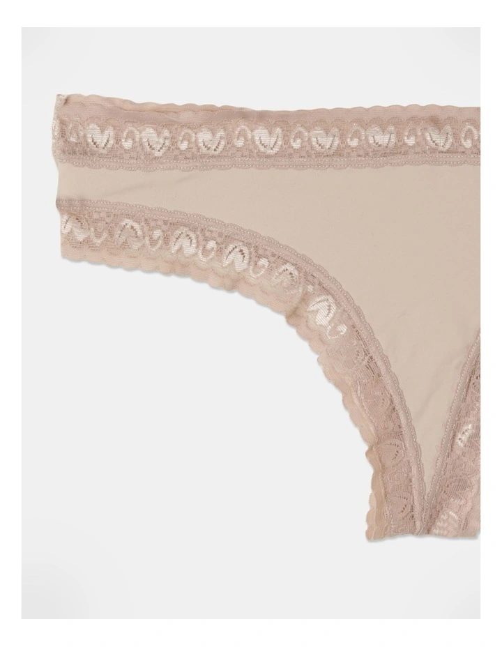 Smooth With Lace G-String in Beige