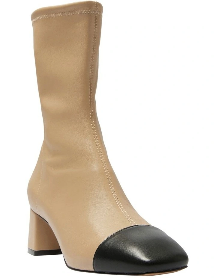 Token Boots in Black/Camel Stretch
