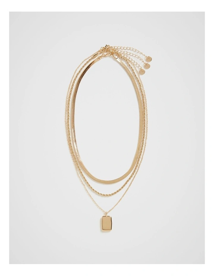 Rectangle Pendant Necklace in Gold