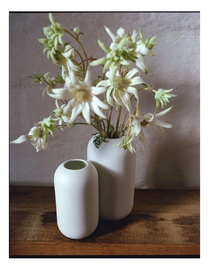 Narooma Medium Vase in Snow