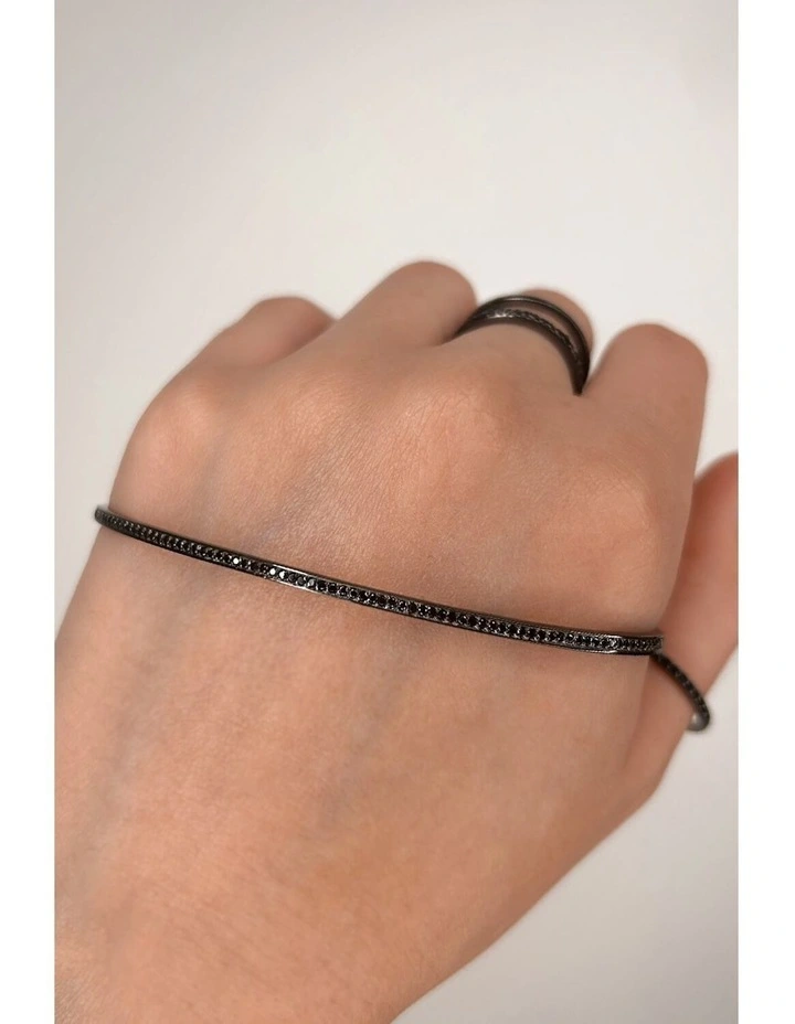 Naked Palm Cuff in Black