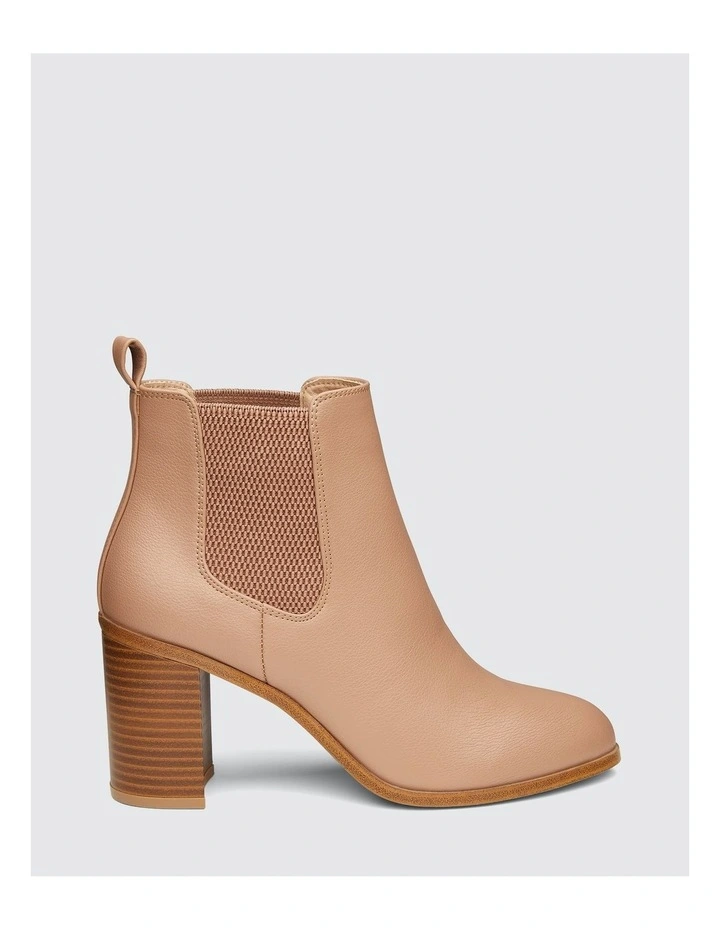 Kristeenie Boots in Nude