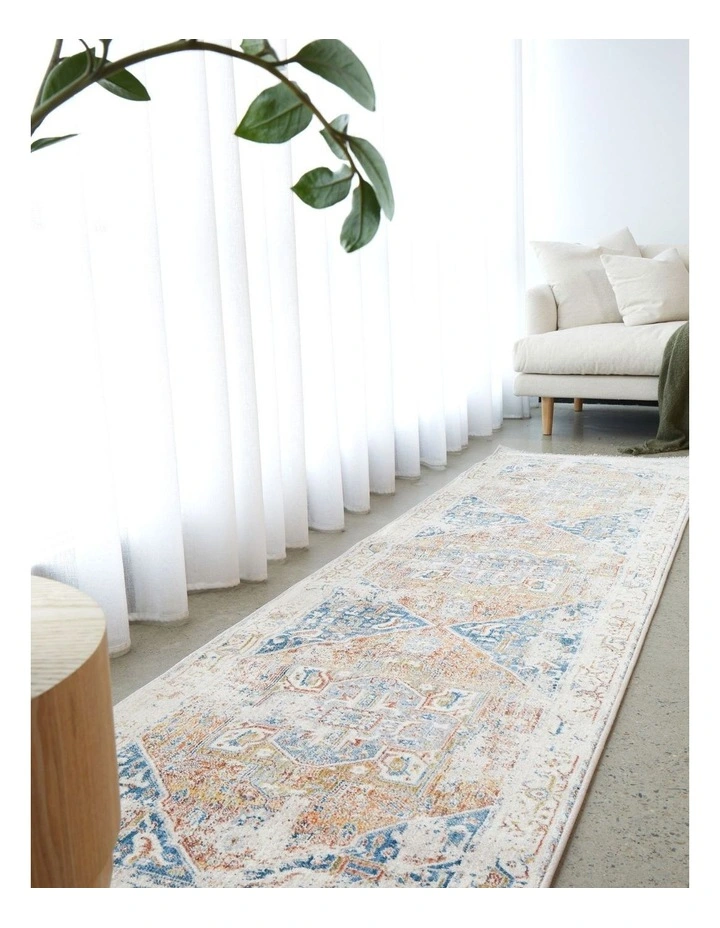 Heriz Runner in Ivory