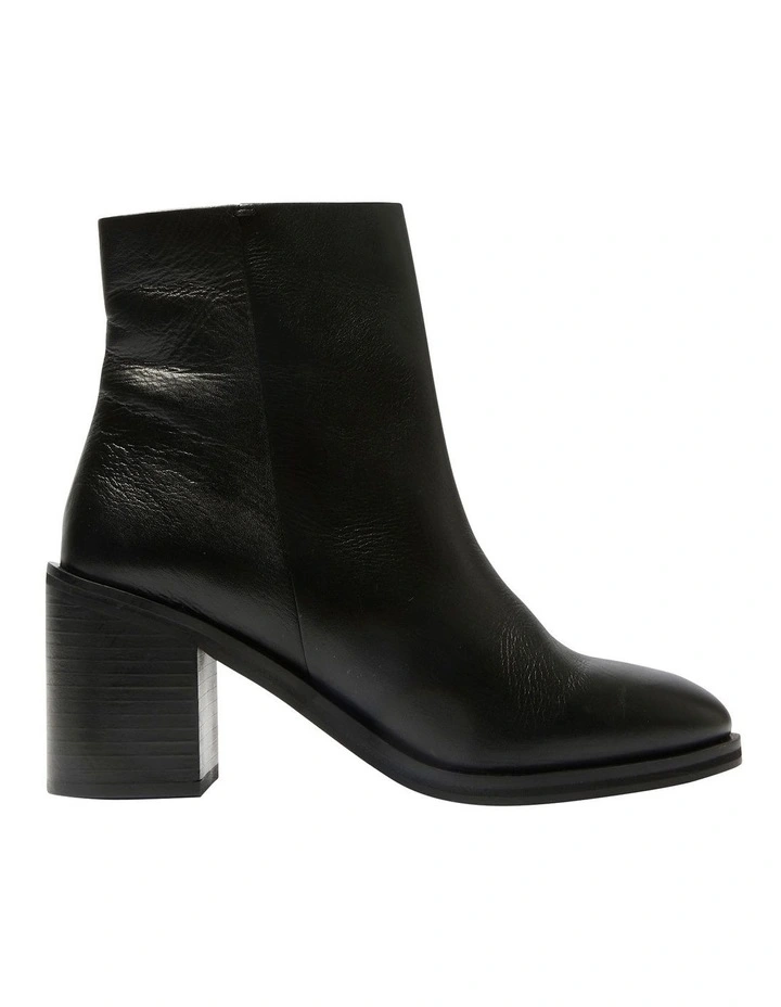 Naomi Boots in Black Leather