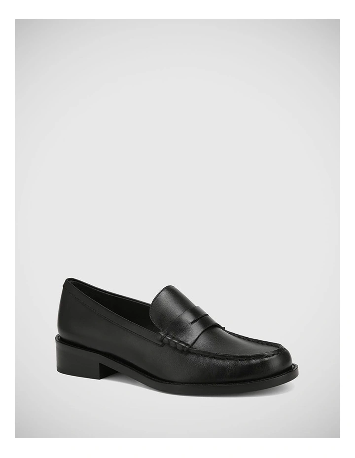 Faye Leather Loafer in Black