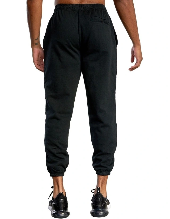 VA Essential Sweatpant in Black