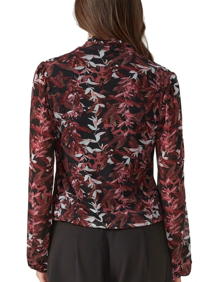 Reflection Leaves Top in Red