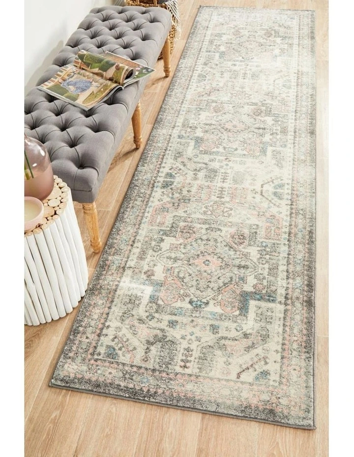 Avenue Runner Rug 704 in Silver