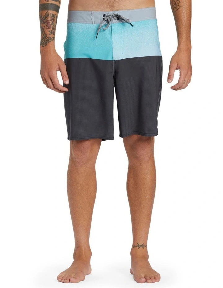 Highline Straight Boardshorts 19 Inch in Capri