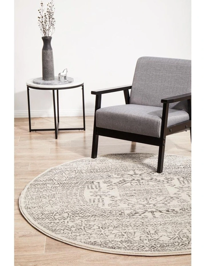 Chrome Addison Round Rug in Silver