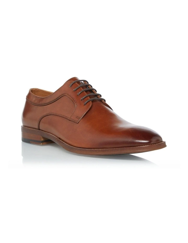 Sparrows Lace-Up Shoe in Tan
