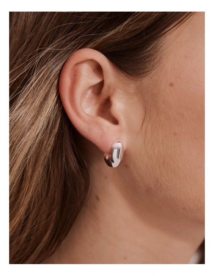 Jada Hoop Earring in Silver