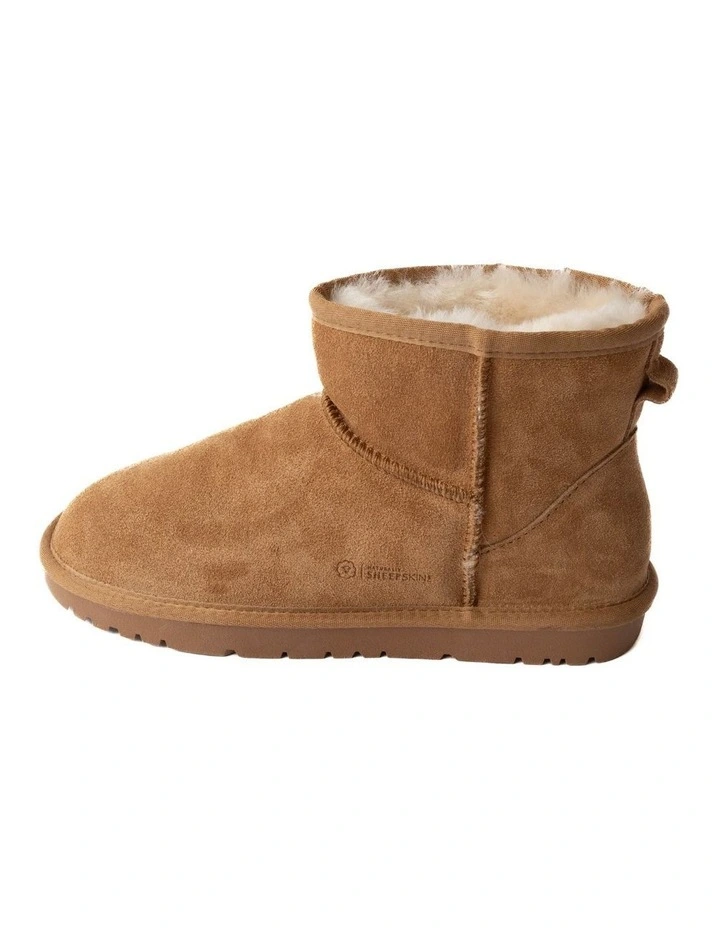 Classic Sheepskin Boot in Tan/Natural