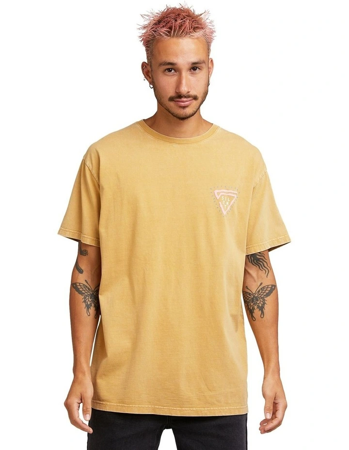 Rays Tee in Mustard