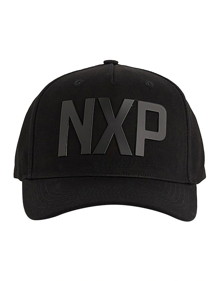 Facade 5 Panel Curved Peak Cap in Black