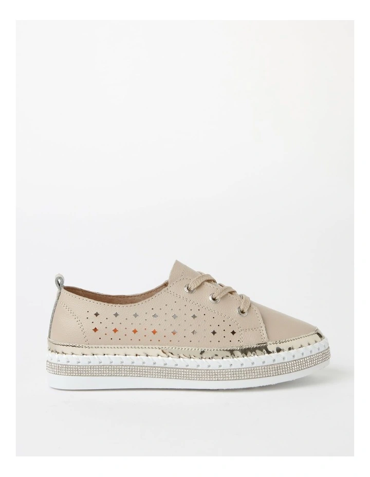 Clara Shoe in Beige