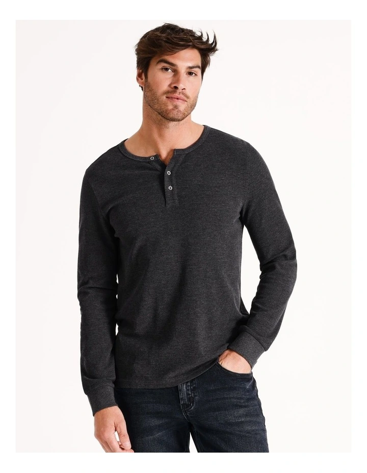 Neeson Long Sleeve Waffle Henley Tee in Charcoal