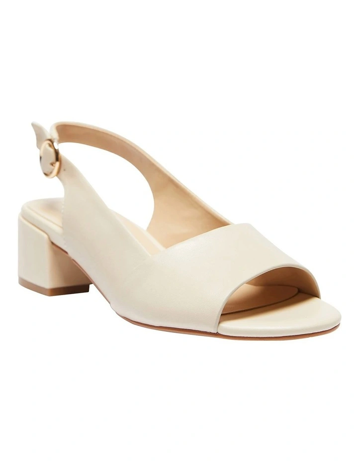 Macy Sandals in Neutral Leather