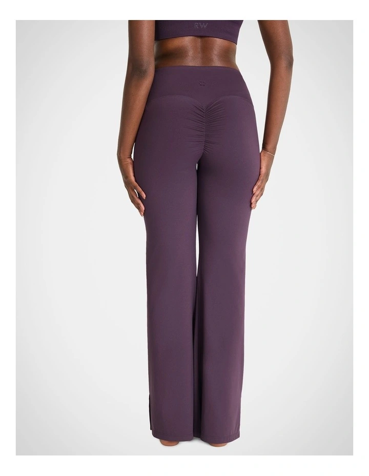 Scrunch Bum Flared Yoga Pants in Eggplant