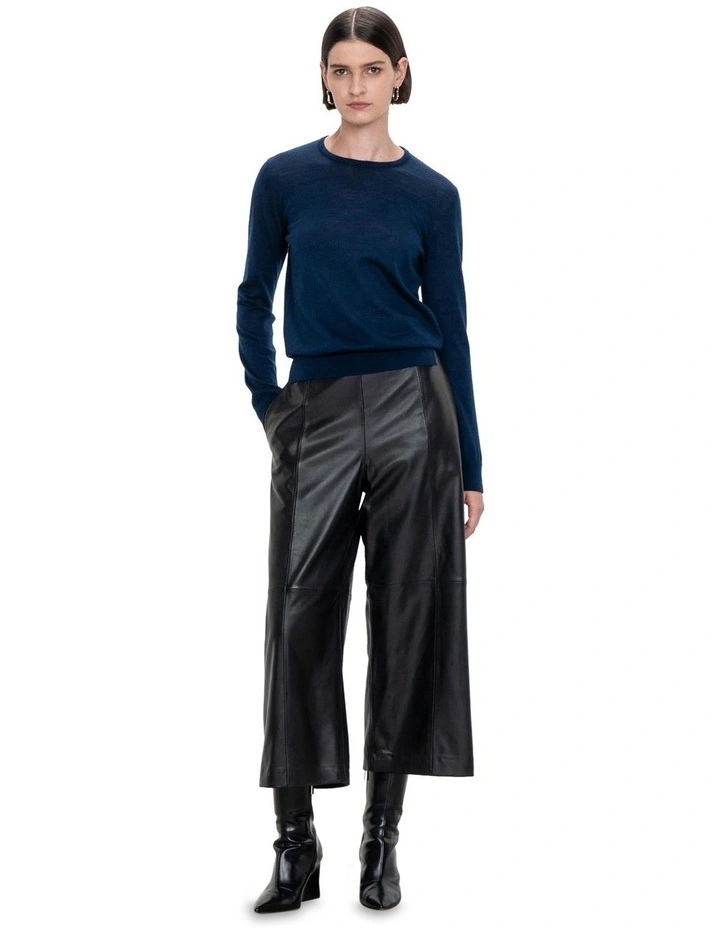 Merino Classic Sweater in Black