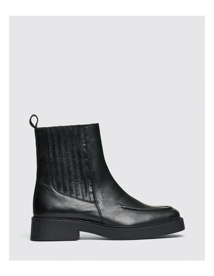 Talladega Boots in Black