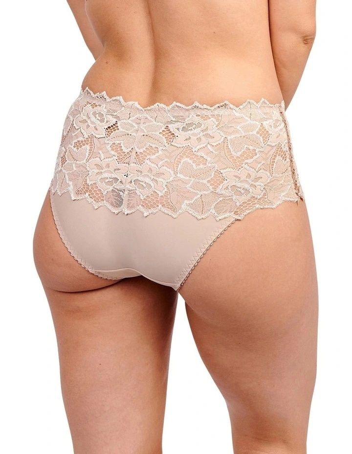 Arum Mid-Rise Lace Brief in Skin