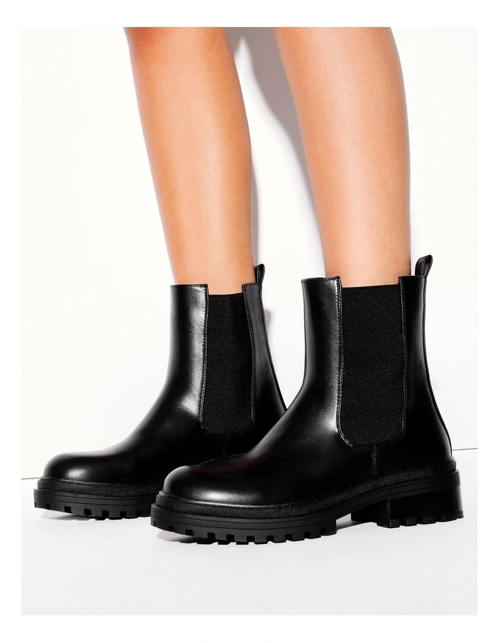 Yolanda Boot In Black