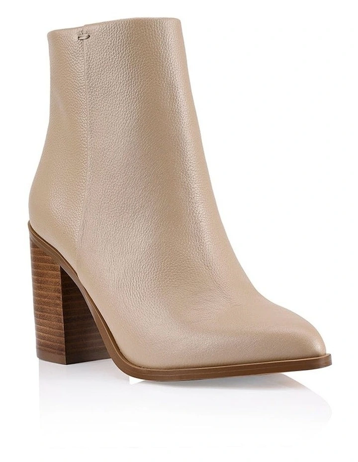Ria Ankle Leather Boots in Nude