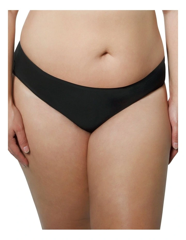 Bonded Seamless-Effect Hipster Brief in Black