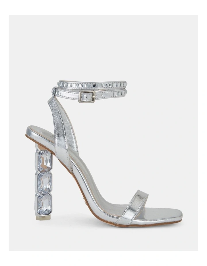 Zeelia Heel in Silver