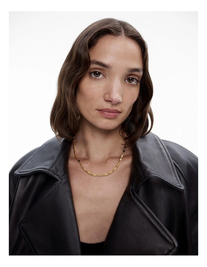 Bar Curb Chain Necklace in Gold