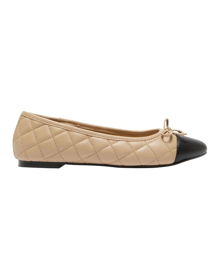 Fifi Flat Shoes in Beige