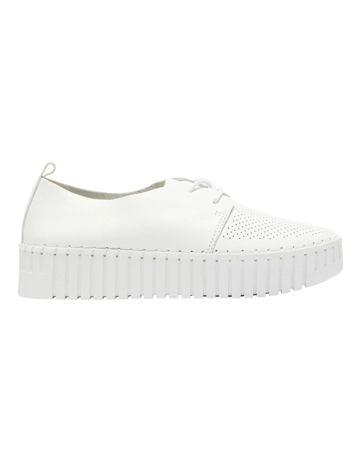 Central Sneakers in White Leather