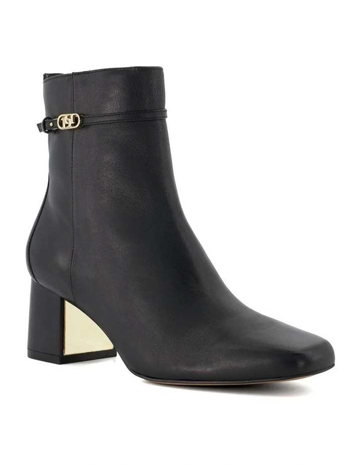 Onsena Heeled Ankle Boot in Black
